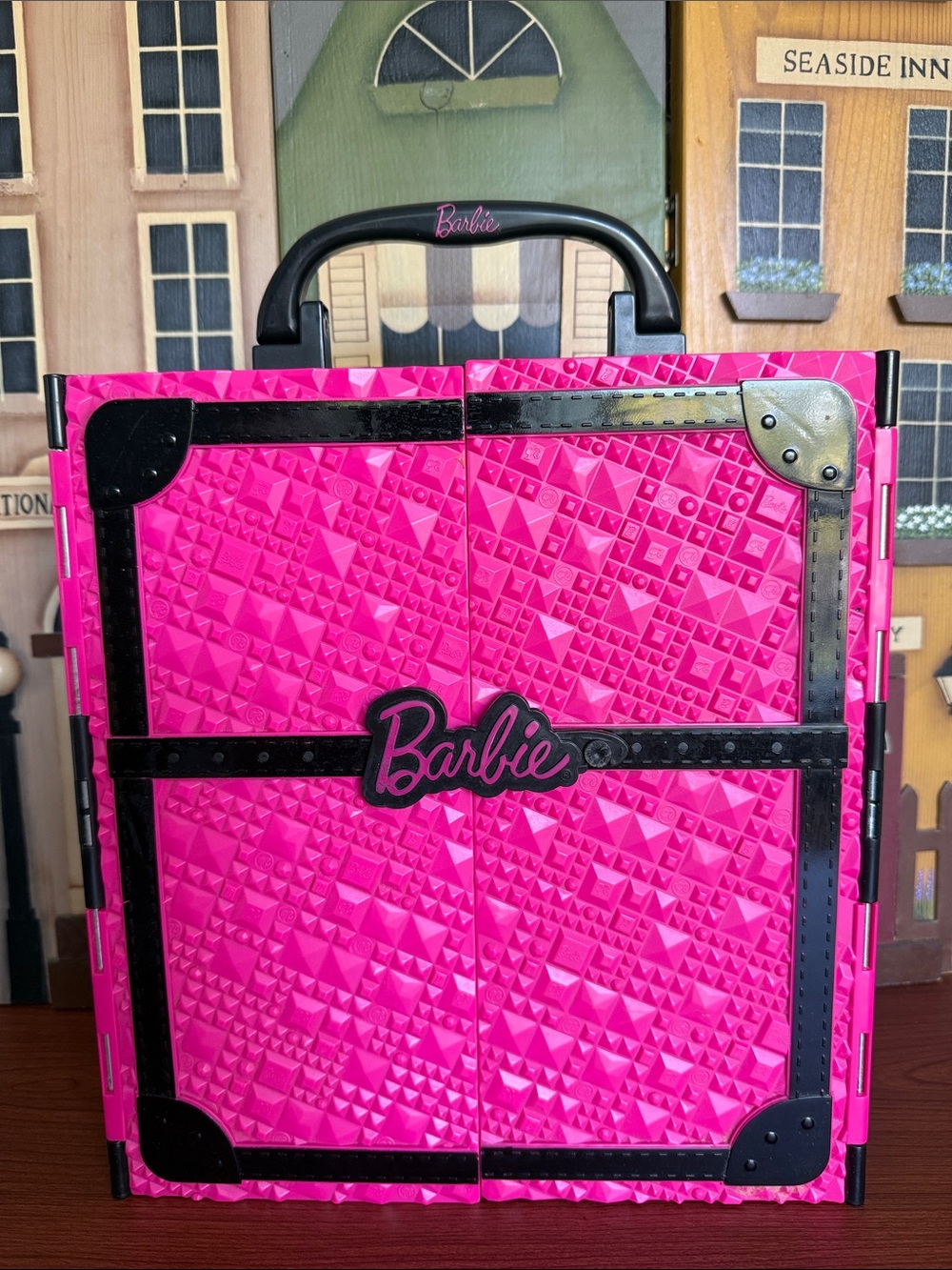 2011  Mattel Barbie Hot Pink Carry Along Closet